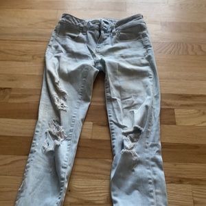 Light wash American eagle jeans